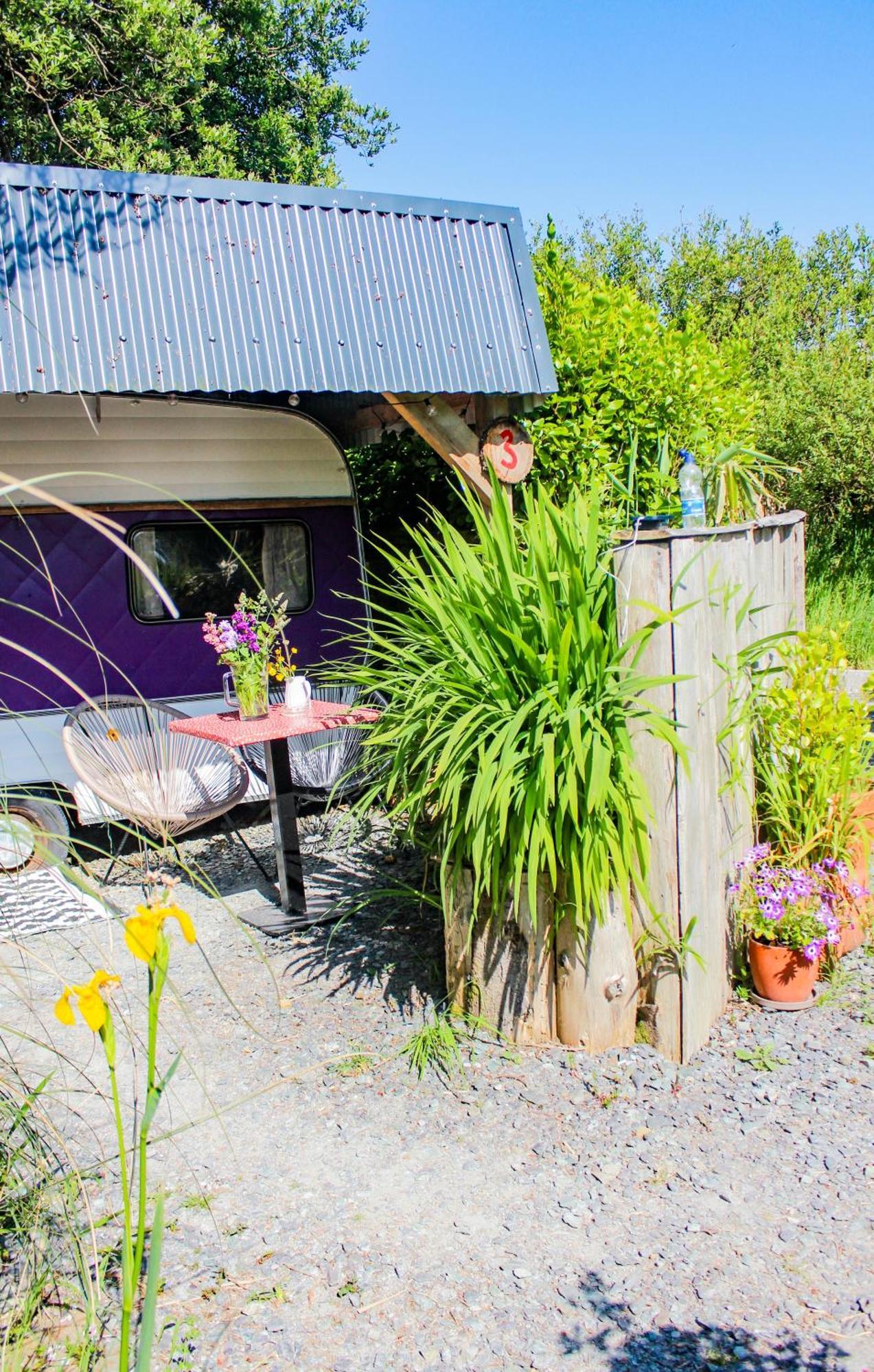 Retro Caravans At Valentia Island Escape Hotel Chapeltown Exterior photo