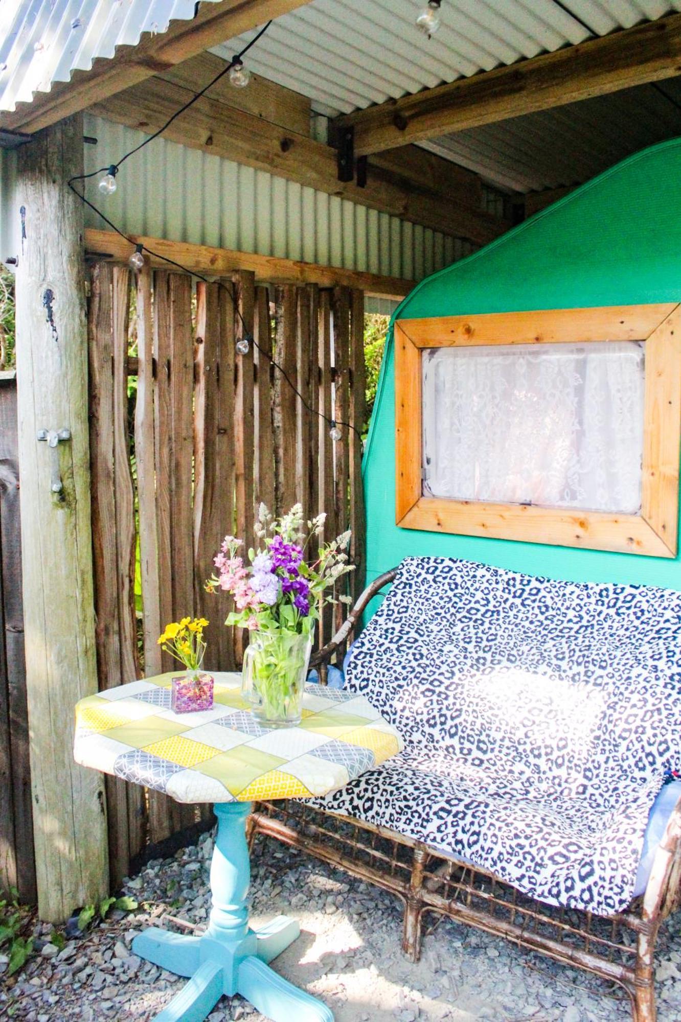 Retro Caravans At Valentia Island Escape Hotel Chapeltown Exterior photo