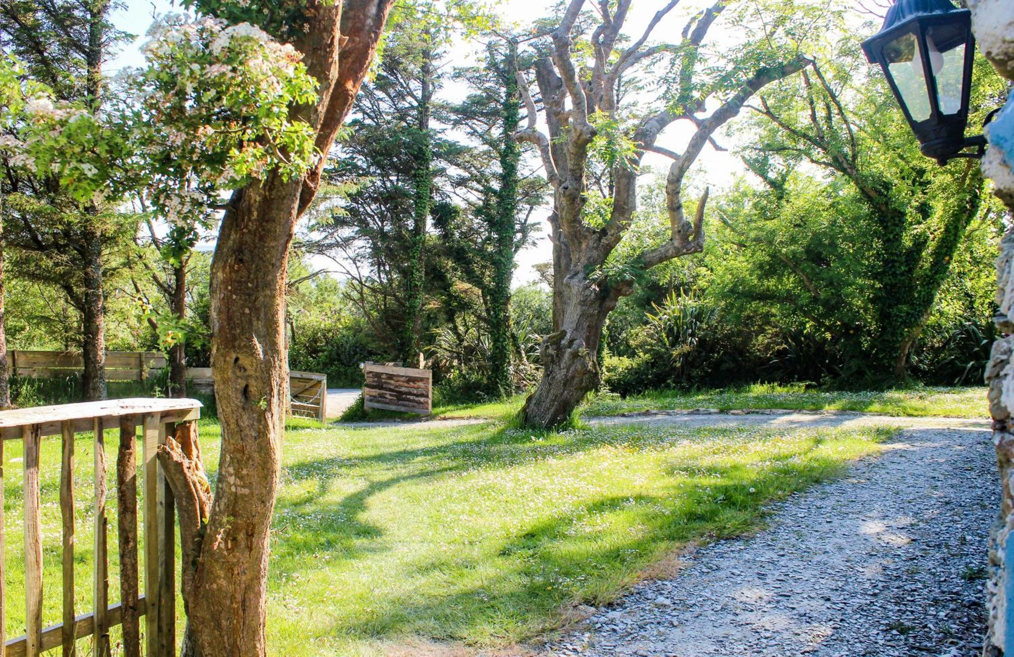 Retro Caravans At Valentia Island Escape Hotel Chapeltown Exterior photo